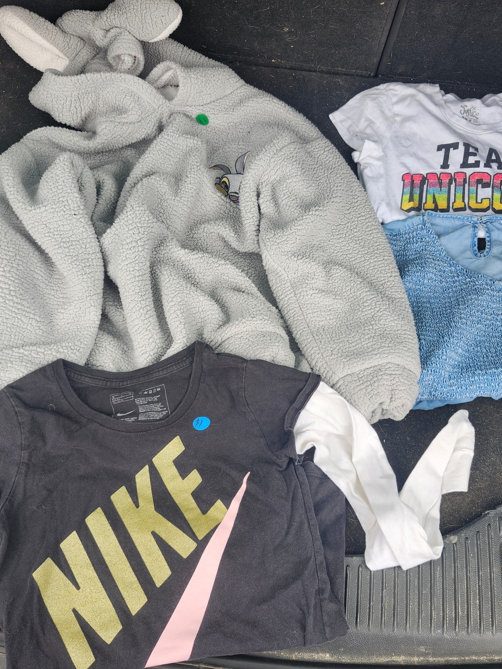 Lot of 5 Pieces of Girls sz 10/12 Clothing Disney Nike Gap Justice